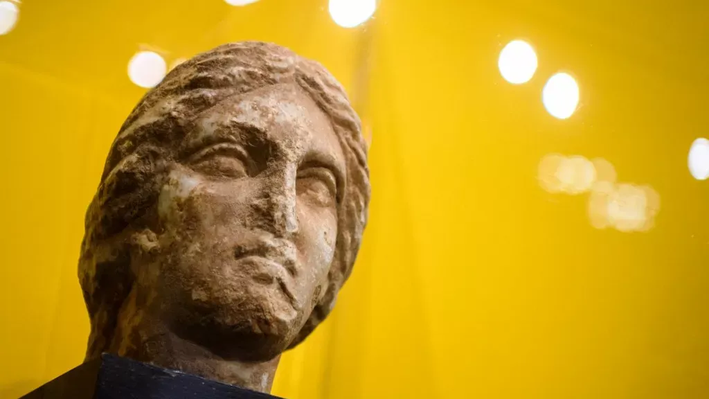 Switzerland Returns 2,000 Years Old Marble Head to Libya