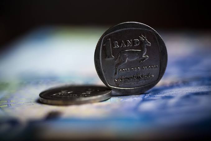 South African Rand Gains Ground Amid Dollar Dip: Economic Data Spark Market Interest